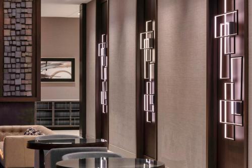 holiday inn express boston logan airport revere
