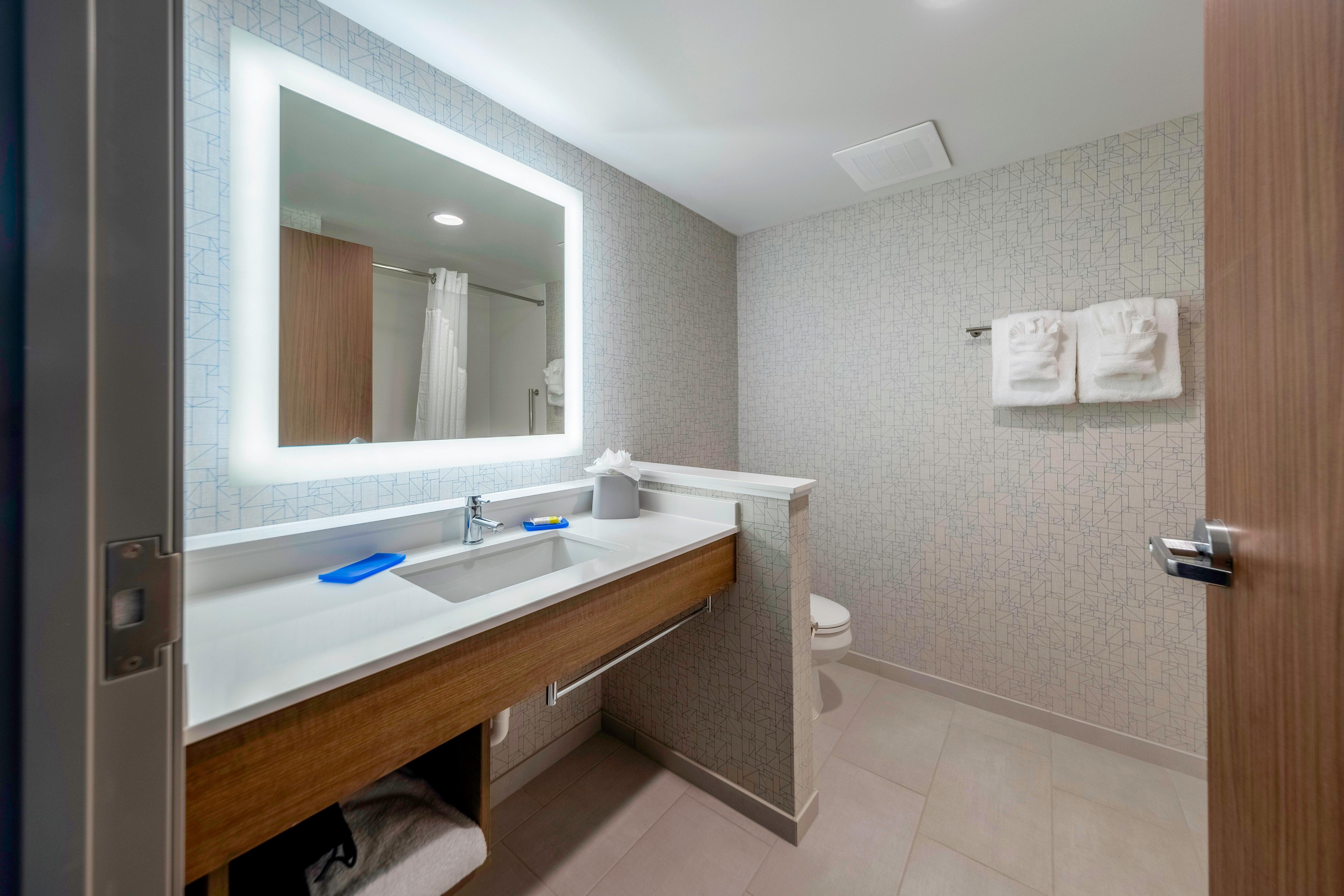 holiday inn express and suites staunton