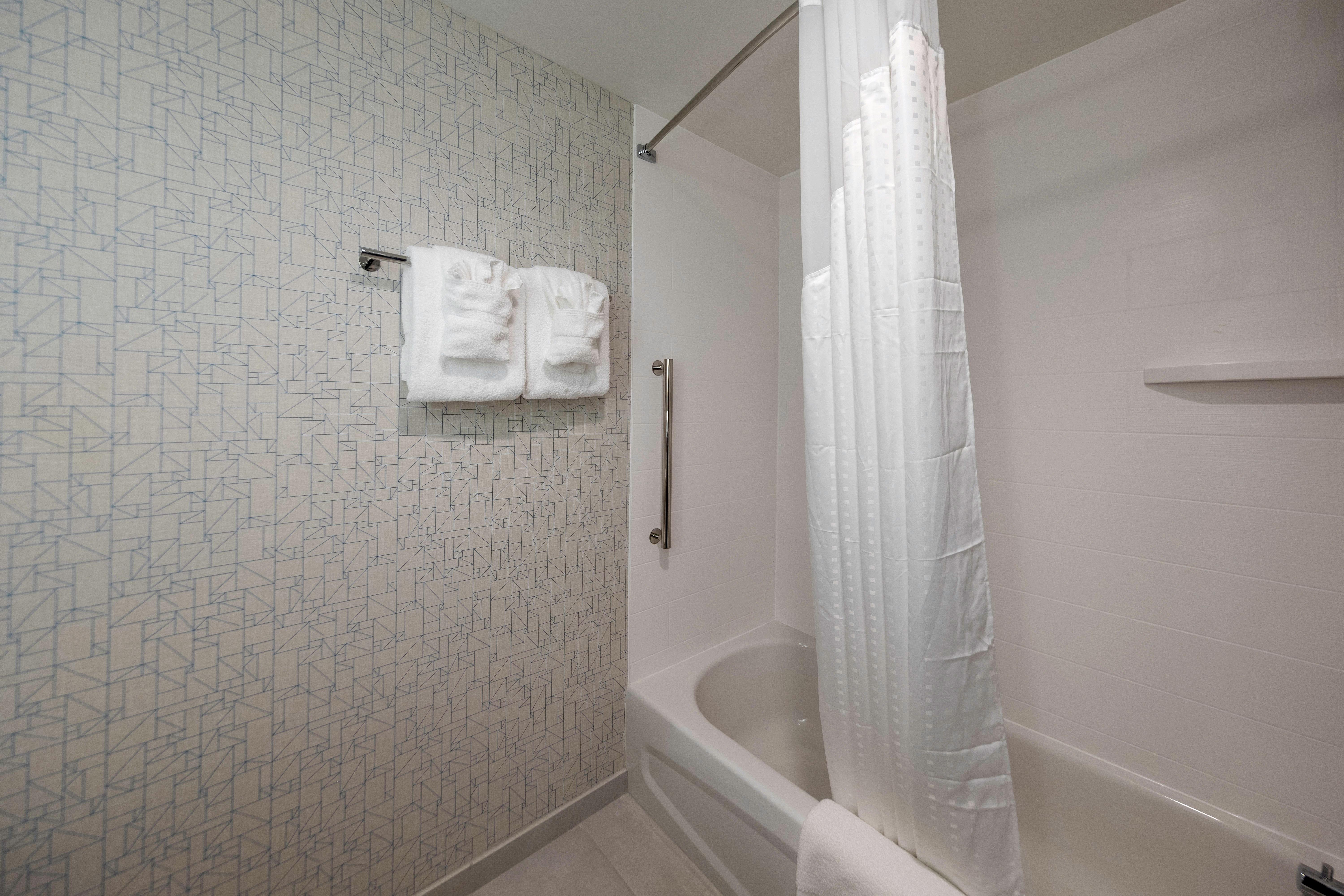 holiday inn express and suites staunton