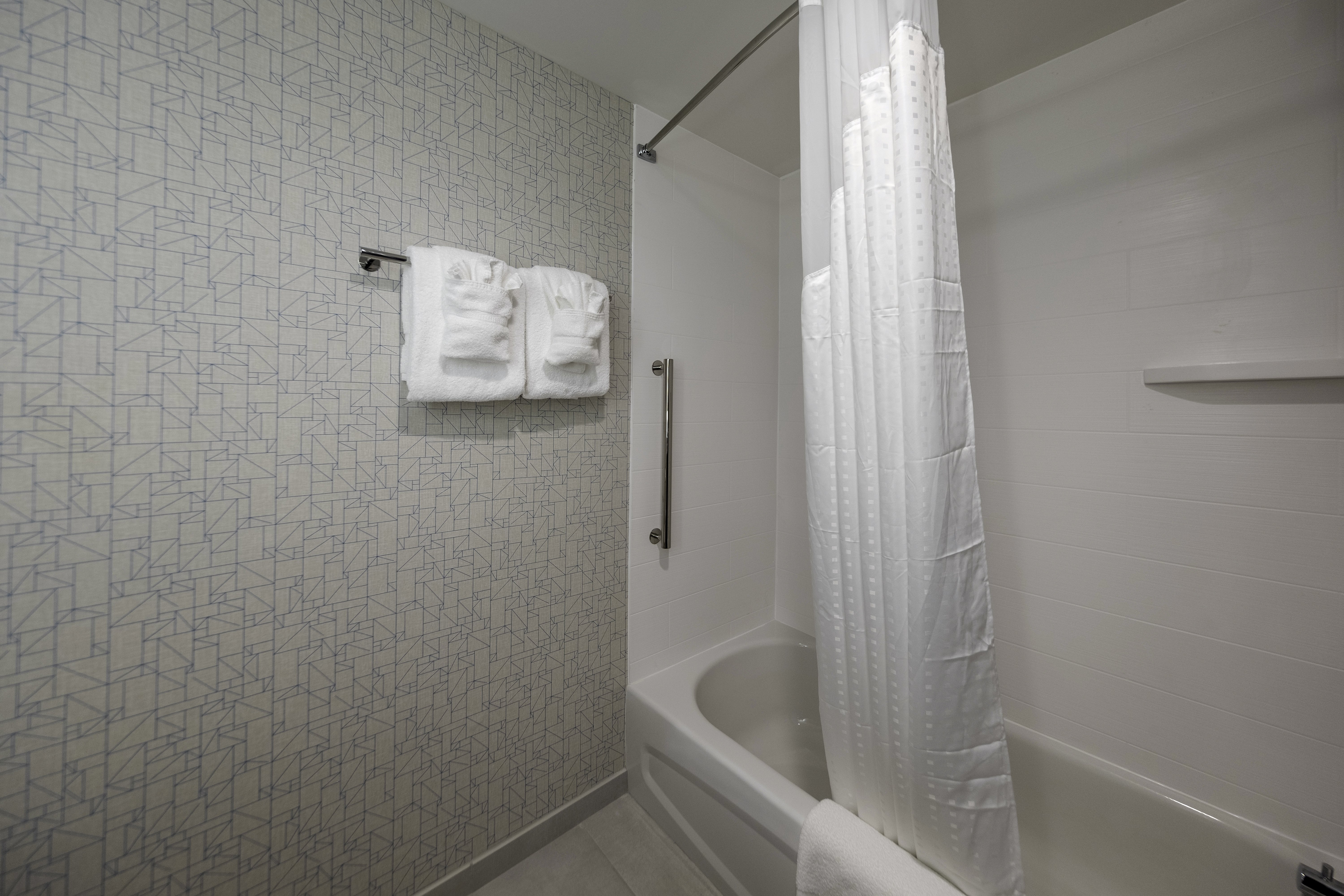 holiday inn express and suites staunton