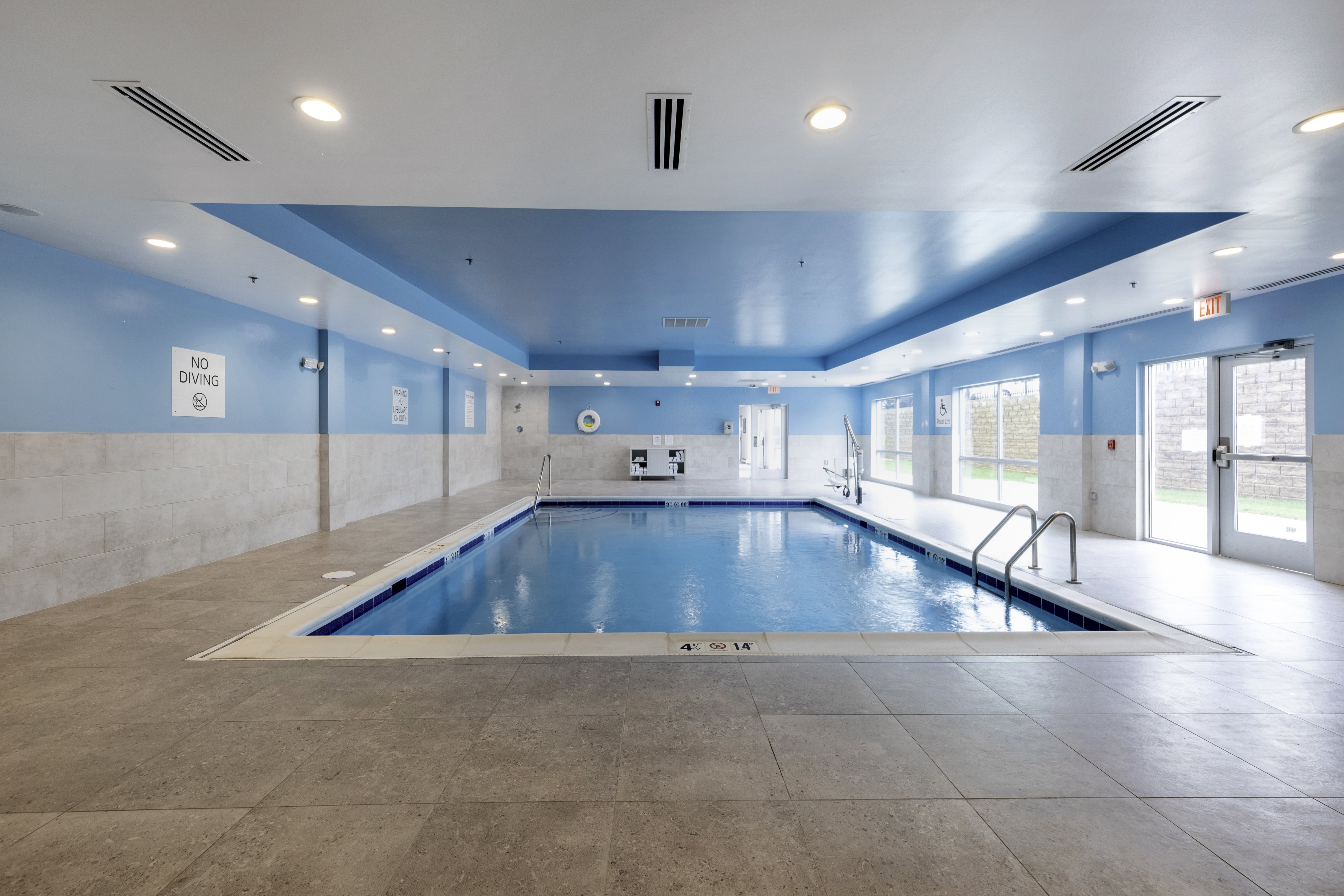 holiday inn express and suites staunton