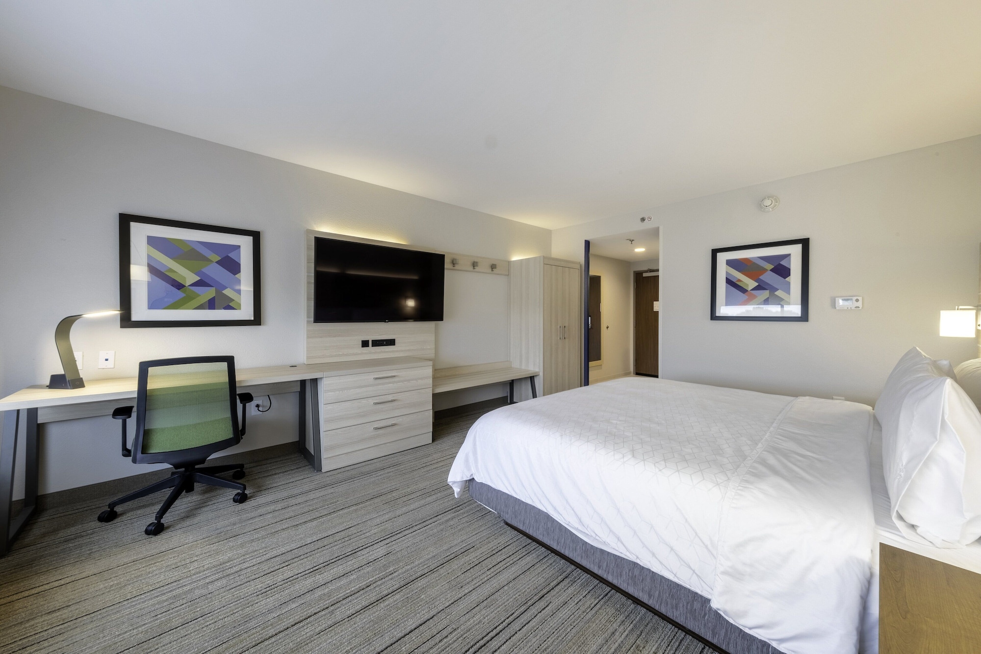 holiday inn express and suites staunton