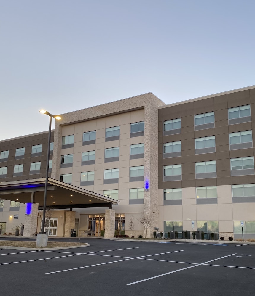 holiday inn express and suites staunton