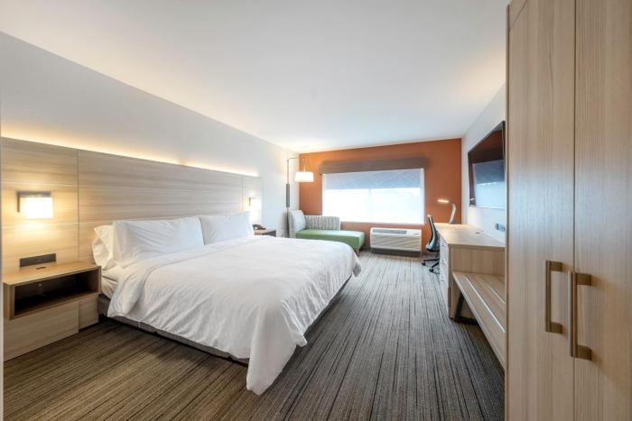 holiday inn express and suites staunton