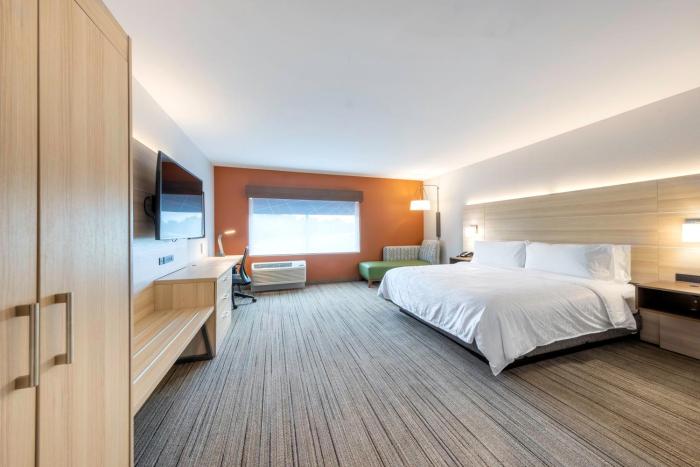 holiday inn express and suites staunton