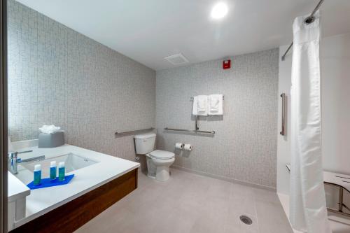 holiday inn express and suites staunton