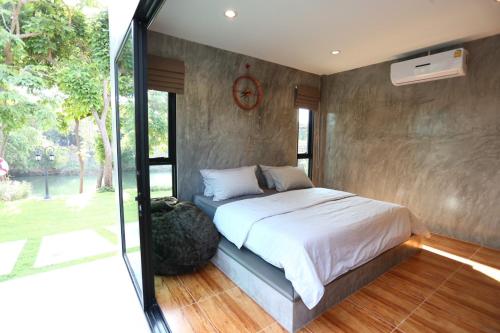 p loft farm