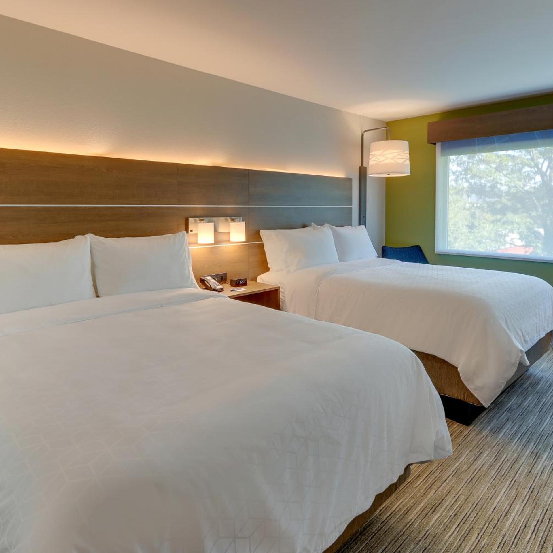 holiday inn express and suites roanoke civic center