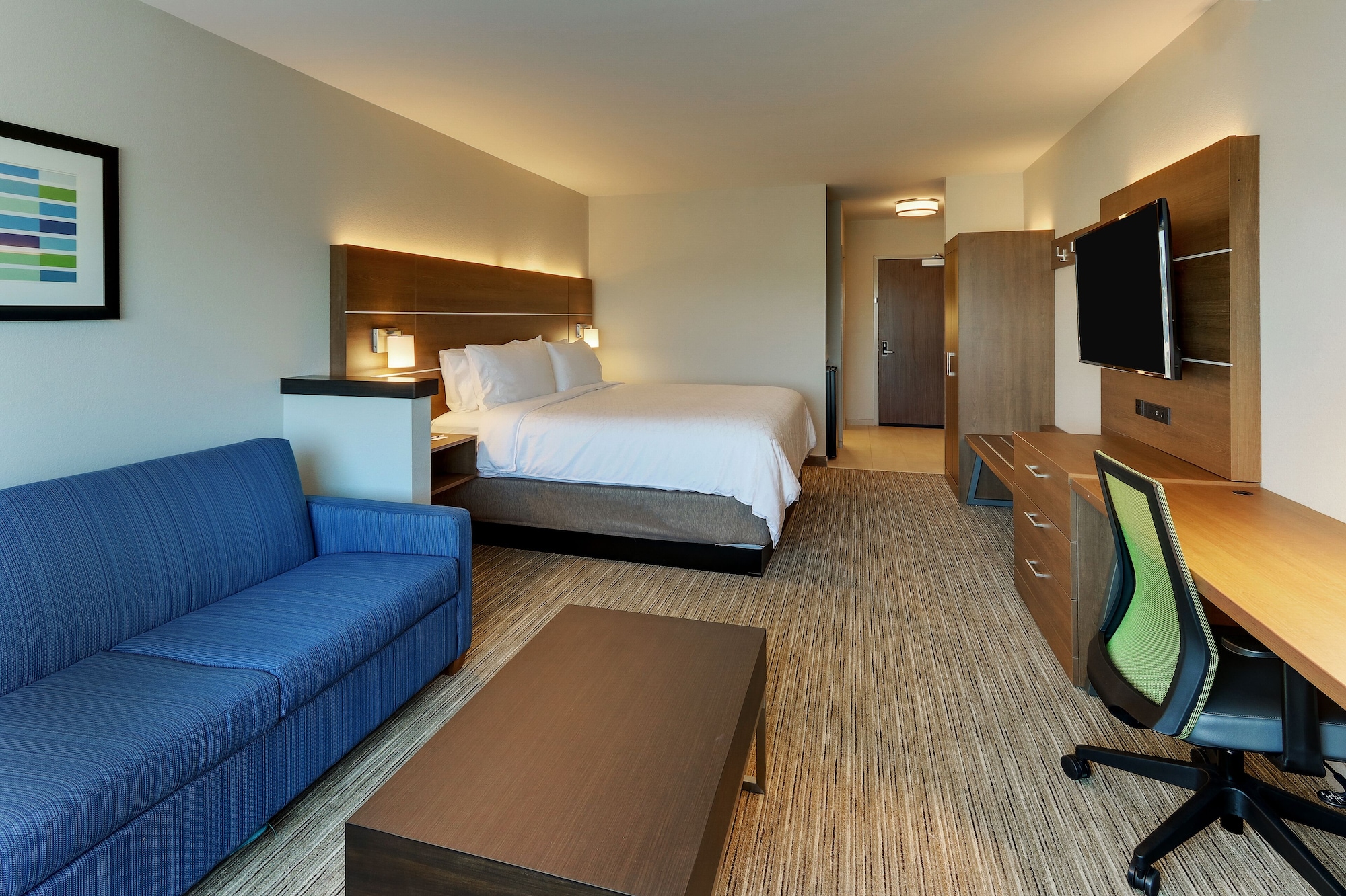holiday inn express and suites roanoke civic center