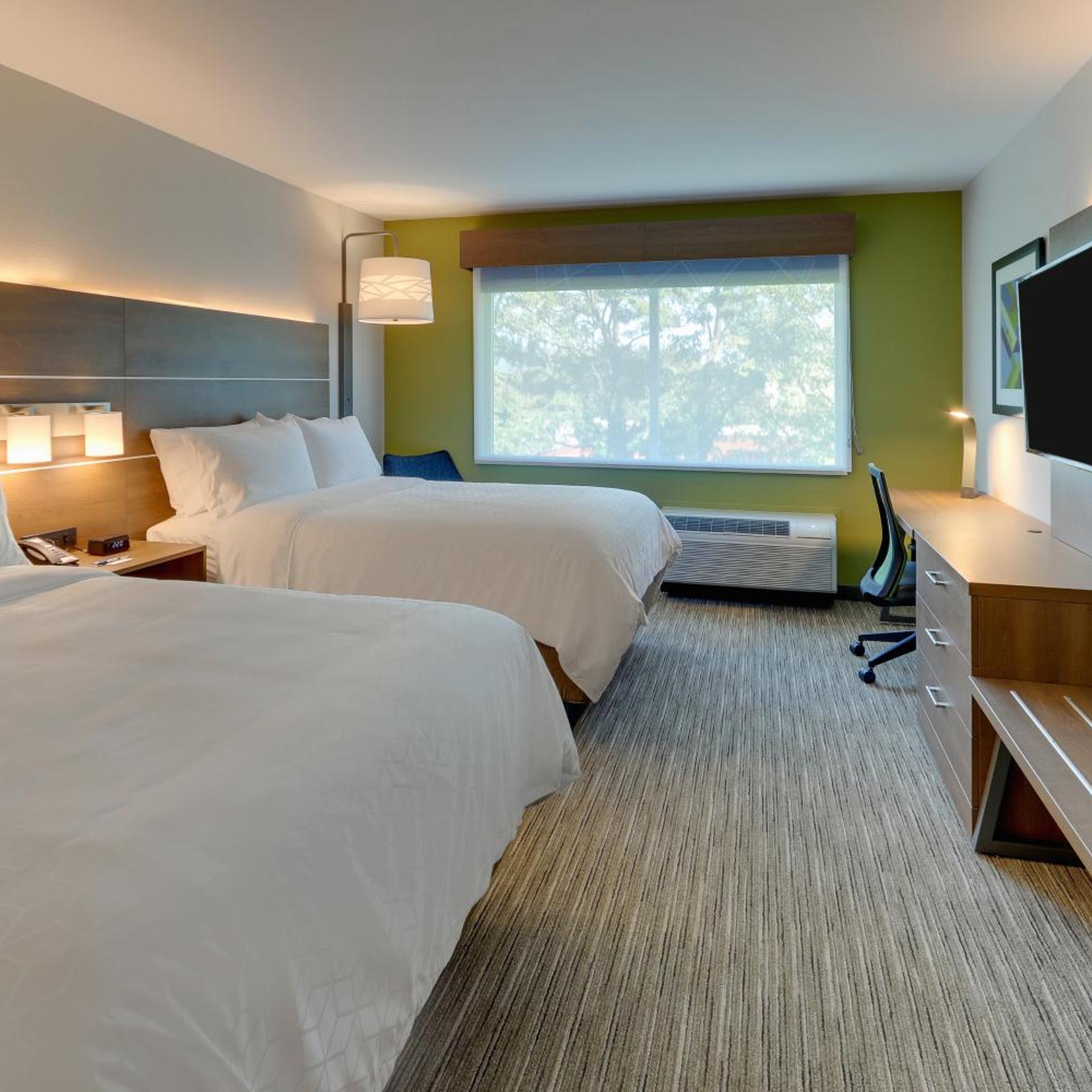 holiday inn express and suites roanoke civic center