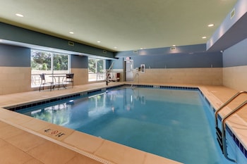 Holiday Inn Express & Suites Roanoke  Civic Center,Virginia>>Roanoke,2.5 star