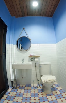 the local ari hostel