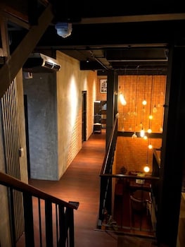 the local ari hostel