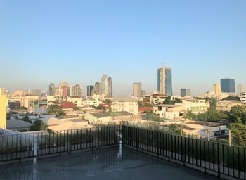 the local ari hostel