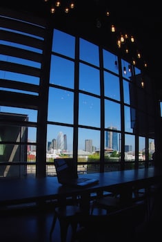 the local ari hostel