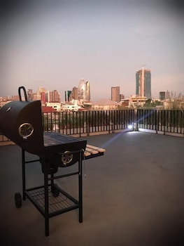 the local ari hostel