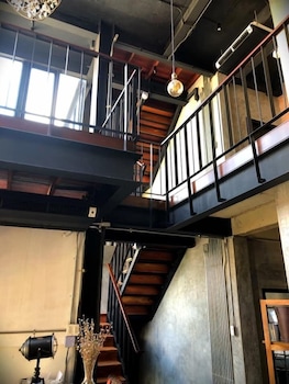 the local ari hostel