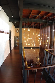 the local ari hostel