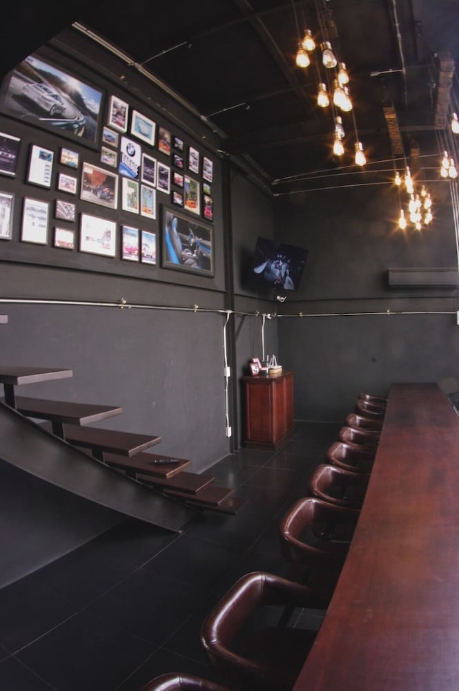 the local ari hostel