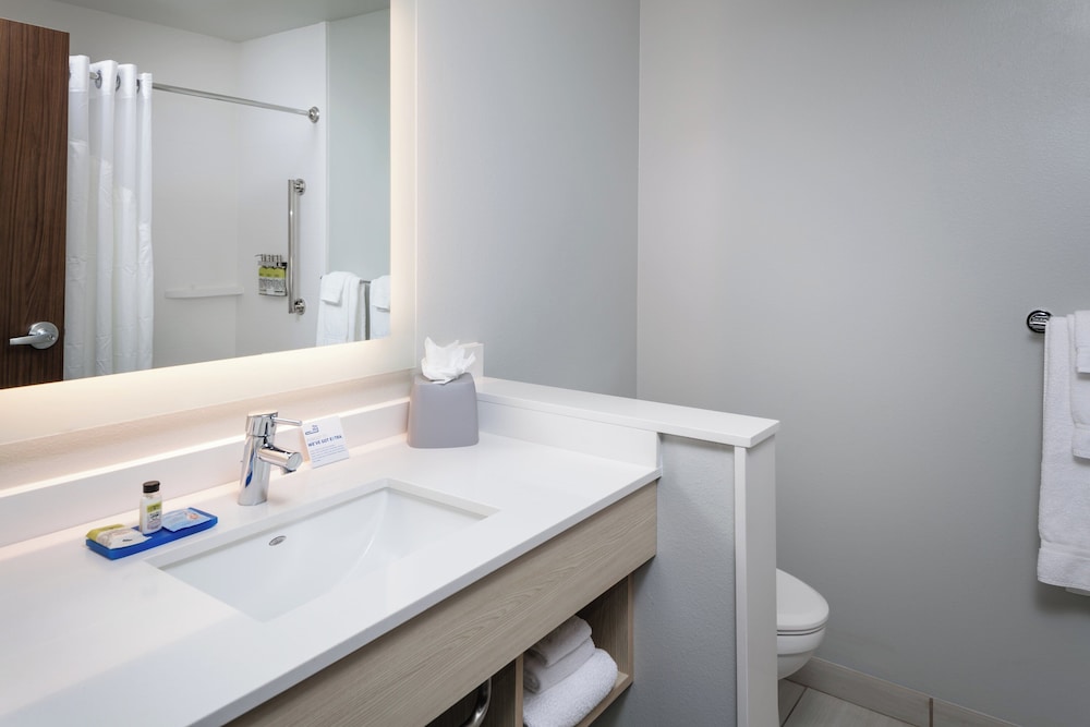 holiday inn express and suites bend south an ihg hotel