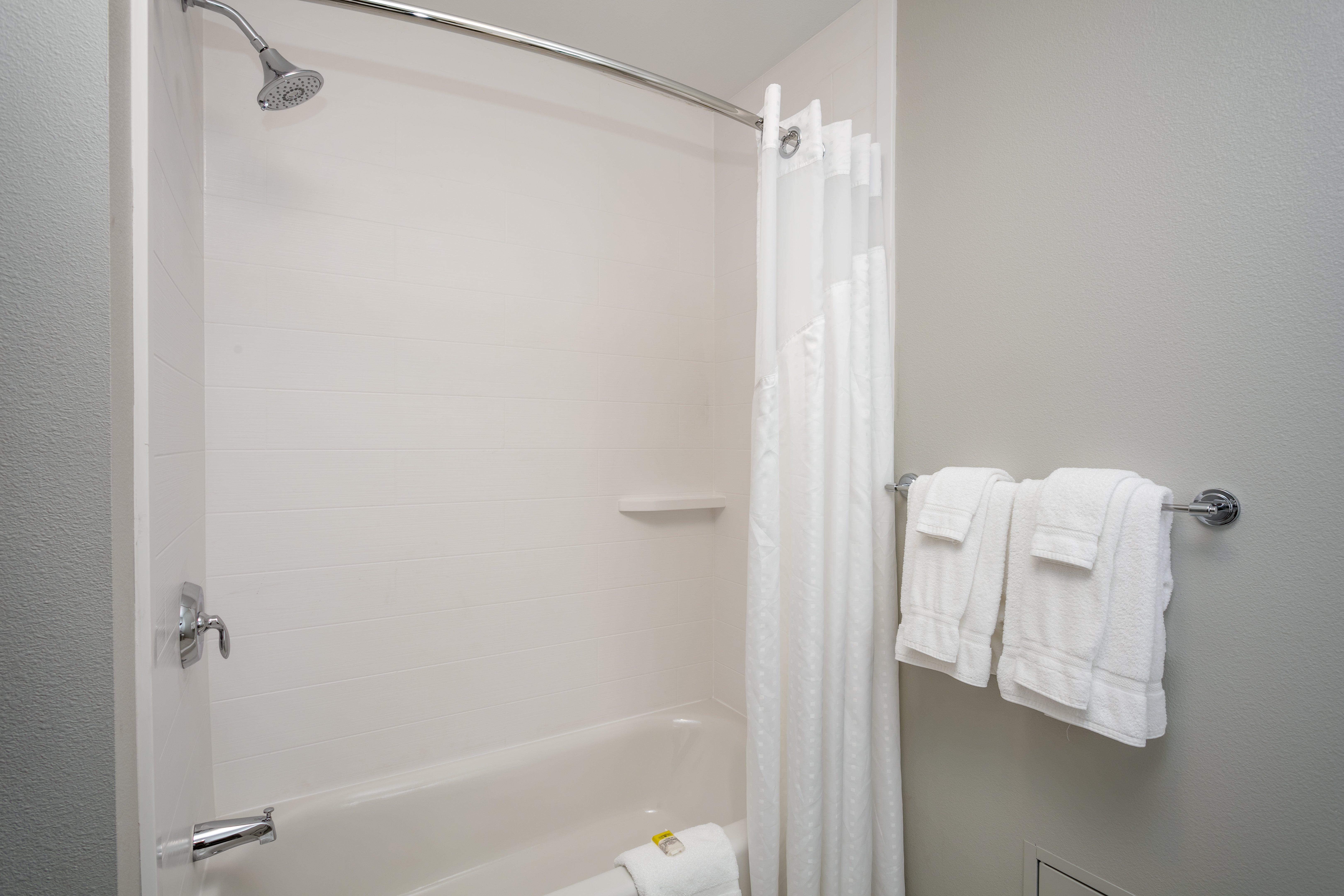 holiday inn express and suites bend south an ihg hotel