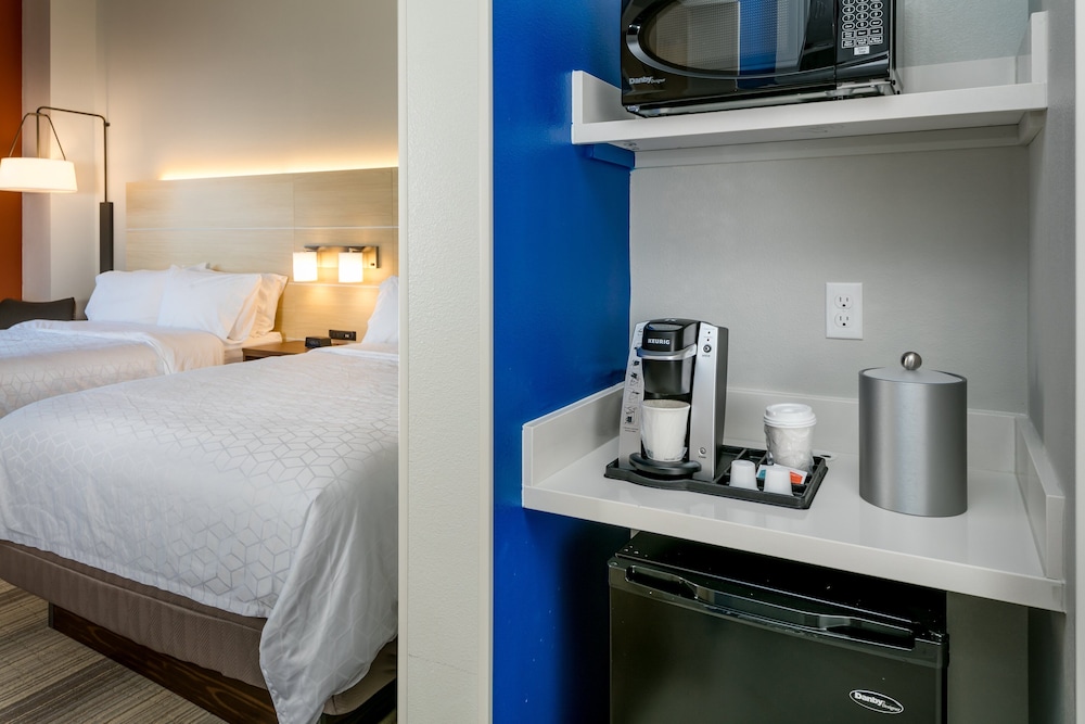 holiday inn express and suites bend south an ihg hotel