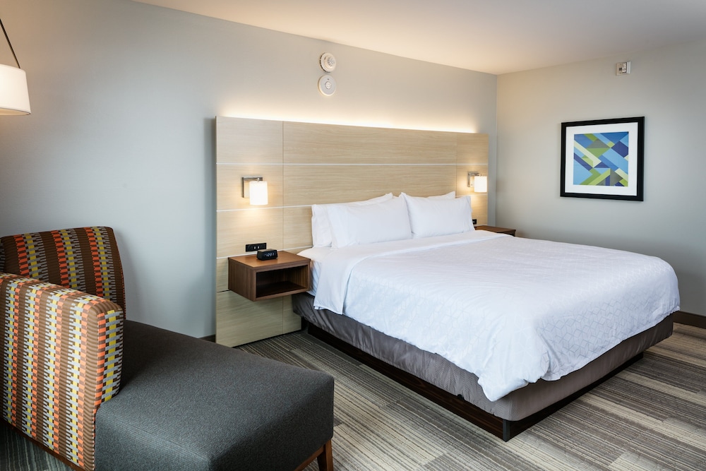 holiday inn express and suites bend south an ihg hotel