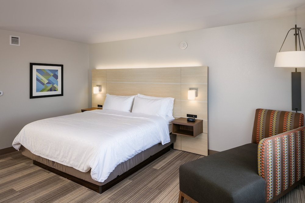 holiday inn express and suites bend south an ihg hotel