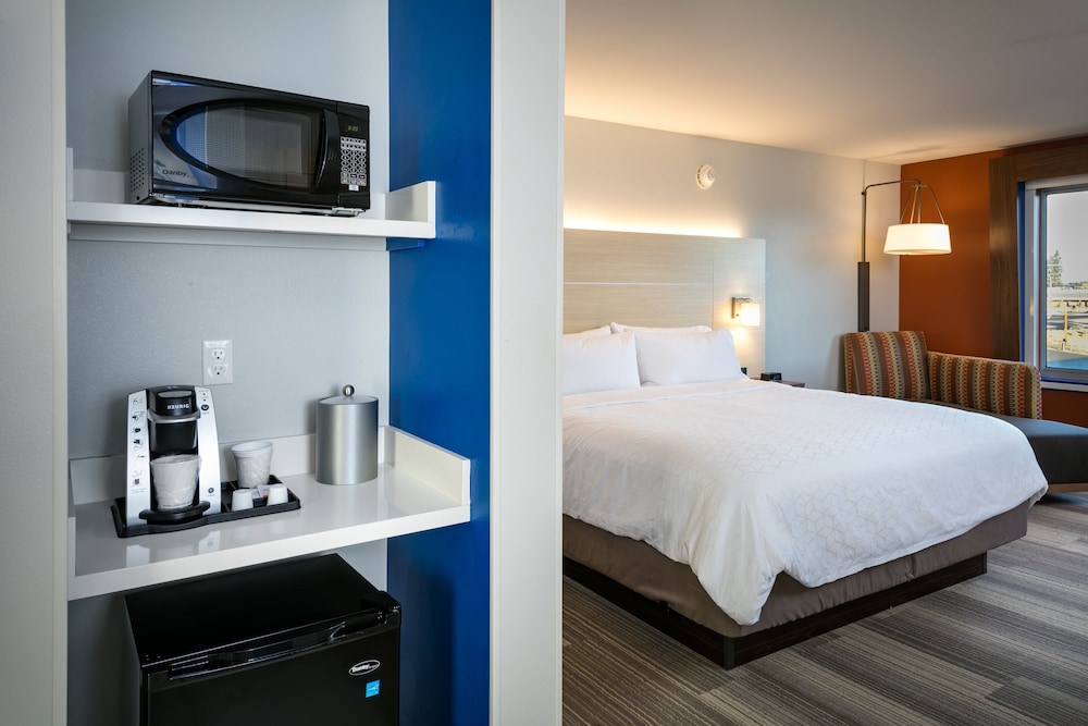 holiday inn express and suites bend south an ihg hotel