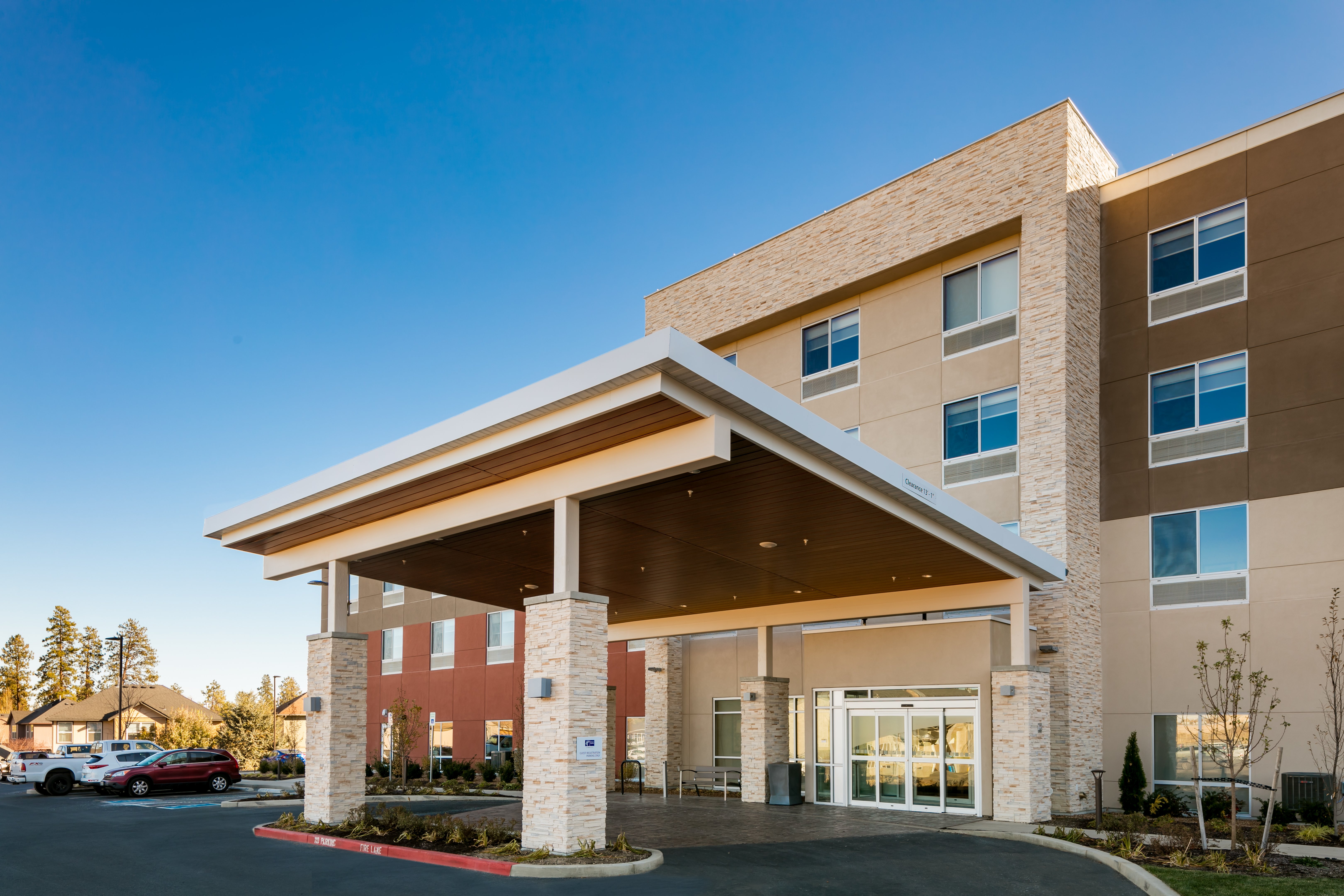 holiday inn express and suites bend south an ihg hotel
