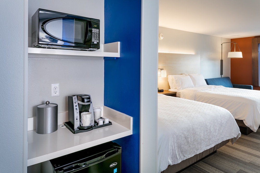 holiday inn express and suites bend south an ihg hotel