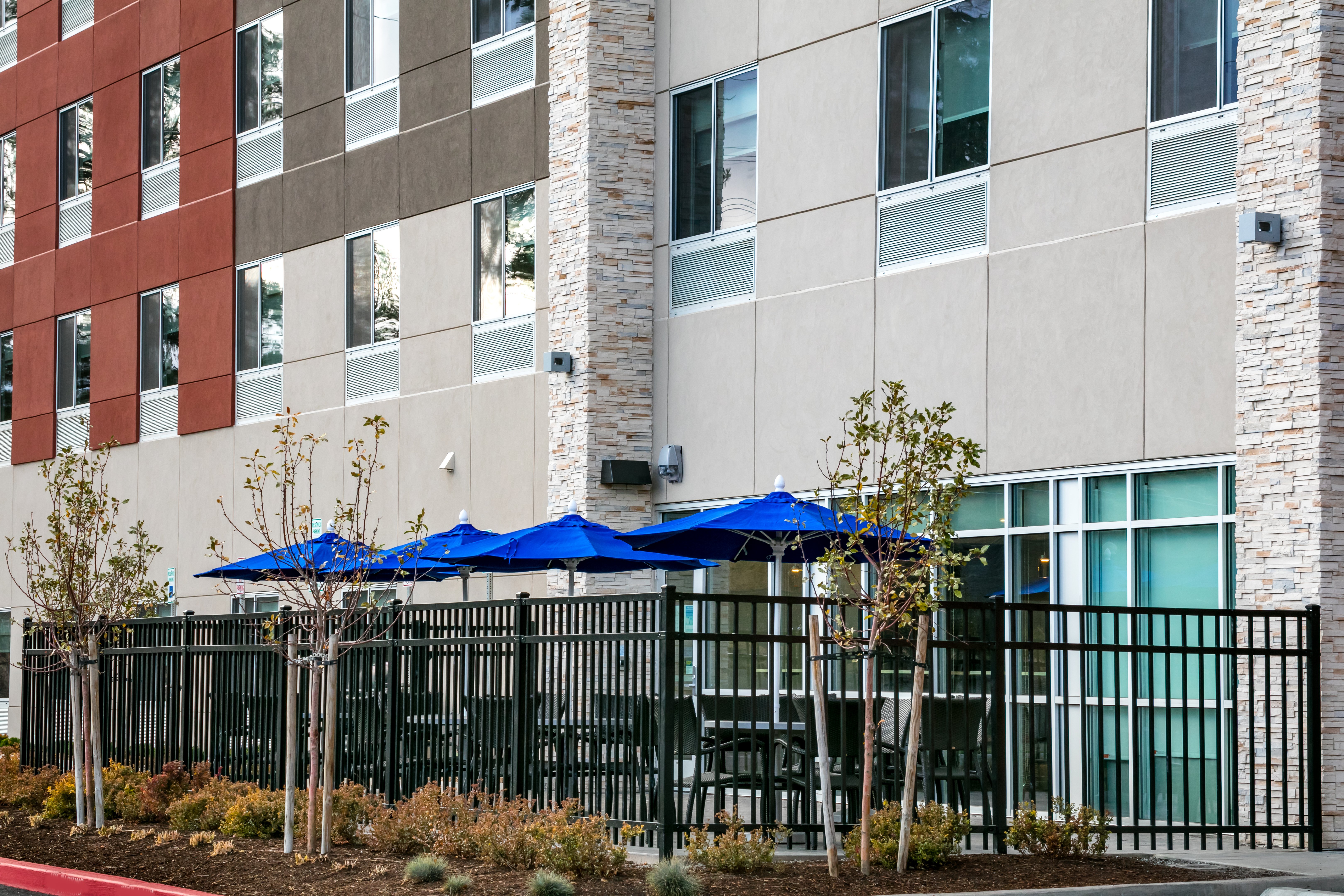 holiday inn express and suites bend south an ihg hotel