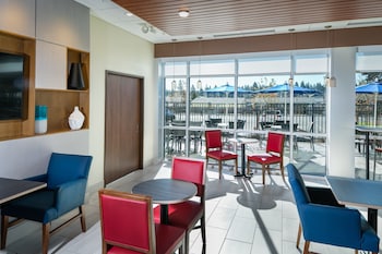 Holiday Inn Express & Suites Bend South, An Ihg Hotel,Sunriver>>Bend,2.5 star