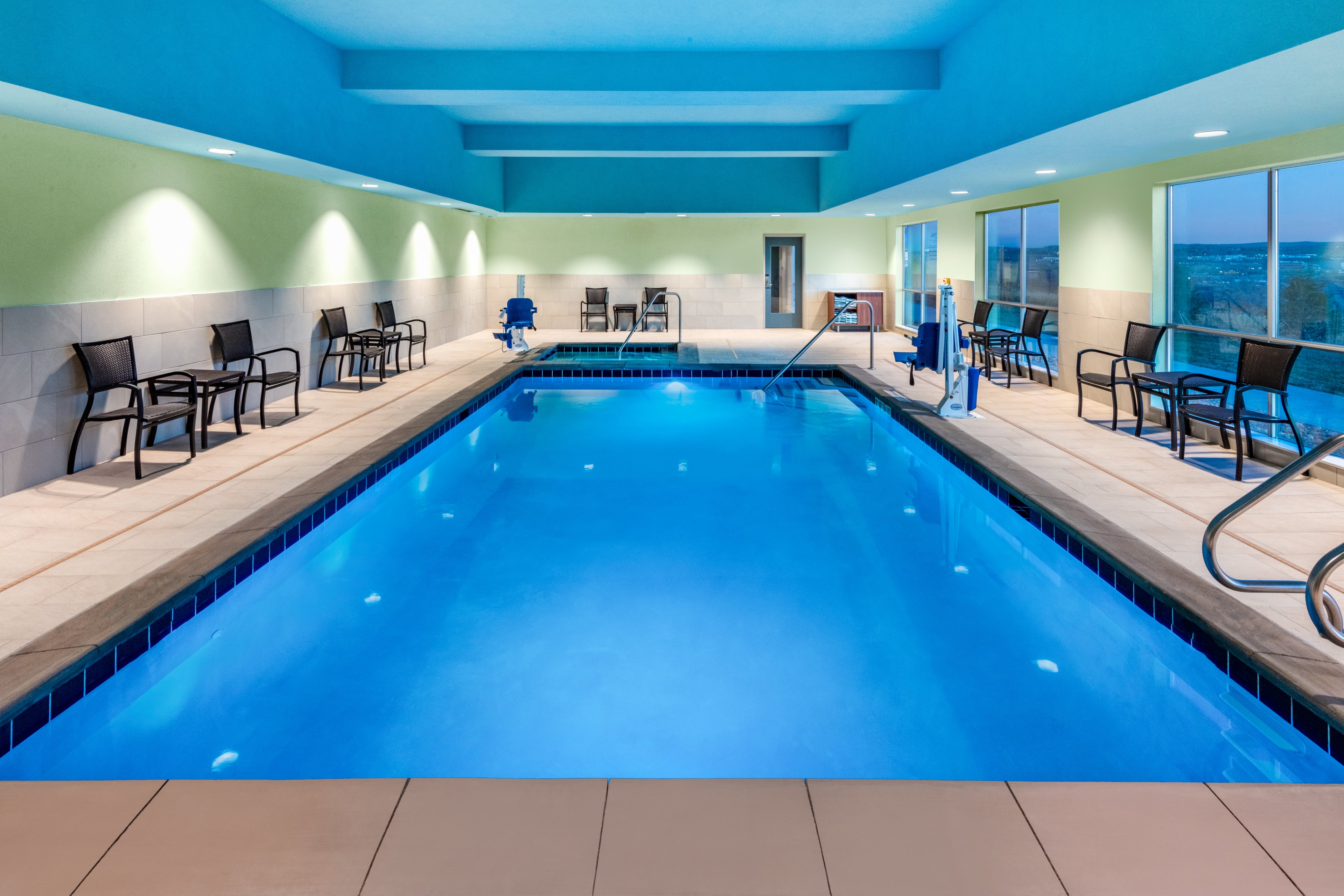 holiday inn express and suites colorado springs i 25