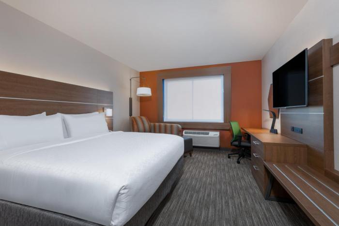 holiday inn express and suites colorado springs i 25