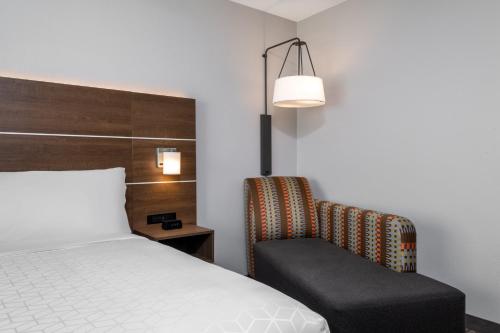 holiday inn express and suites colorado springs i 25