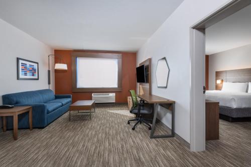 holiday inn express and suites colorado springs i 25