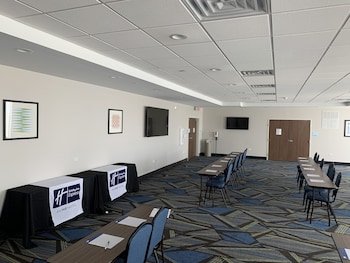 holiday inn express and suites hoffman estates