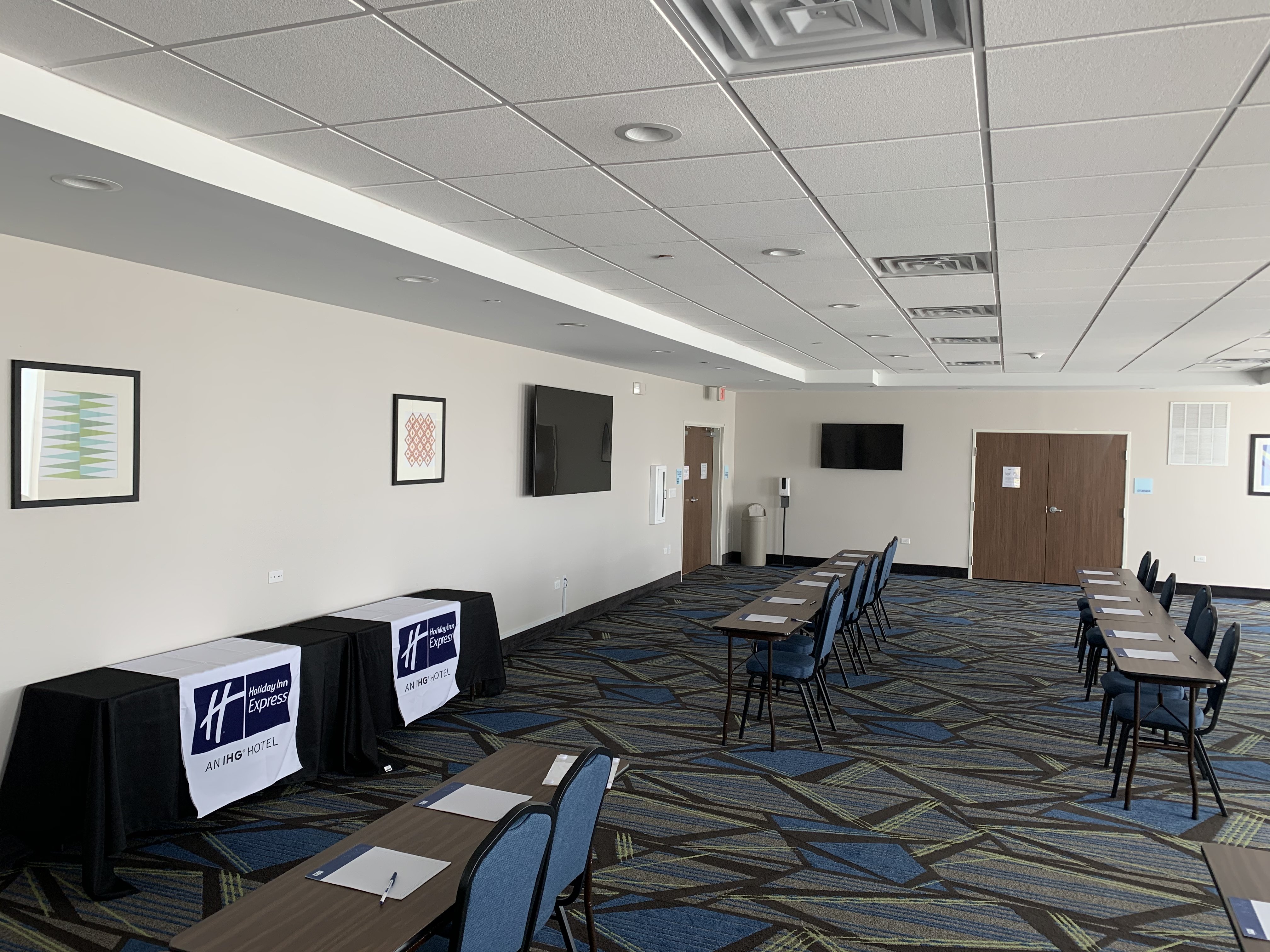 holiday inn express and suites hoffman estates