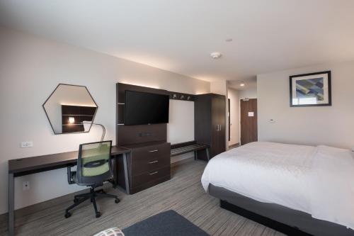 holiday inn express and suites hoffman estates
