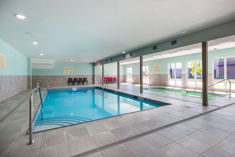 Hampton Inn & Suites By Hilton Edmonton St. Albert,585 Mistatim Way Northwest Edmonton Alberta T6v 0M8,3 star