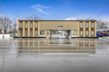 hotel peoria il i 74