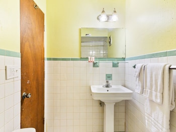 hotel peoria il i 74