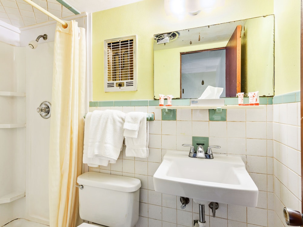 hotel peoria il i 74