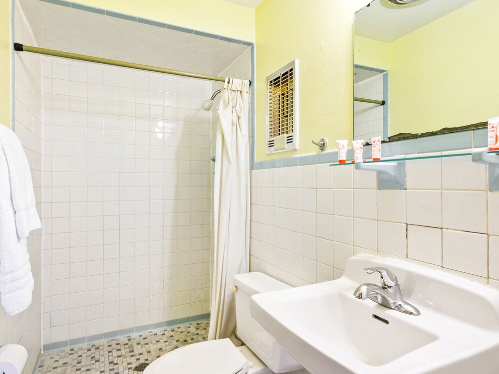 hotel peoria il i 74