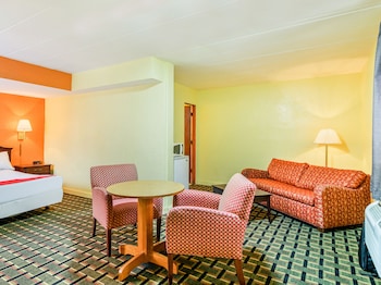 hotel peoria il i 74