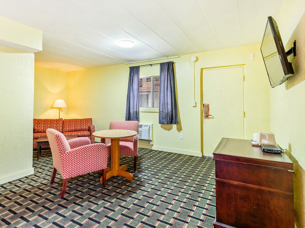 hotel peoria il i 74