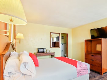 hotel peoria il i 74