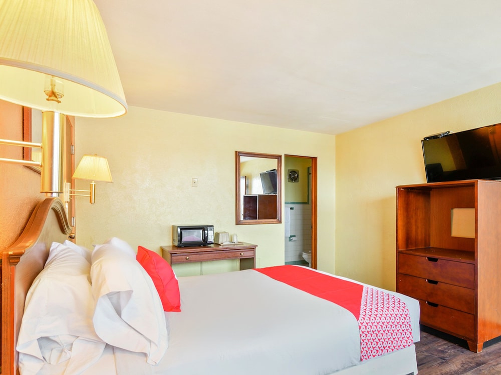 hotel peoria il i 74