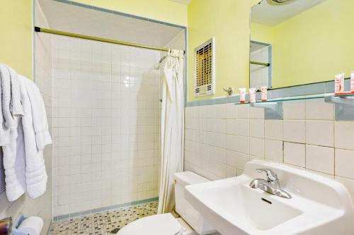 hotel peoria il i 74